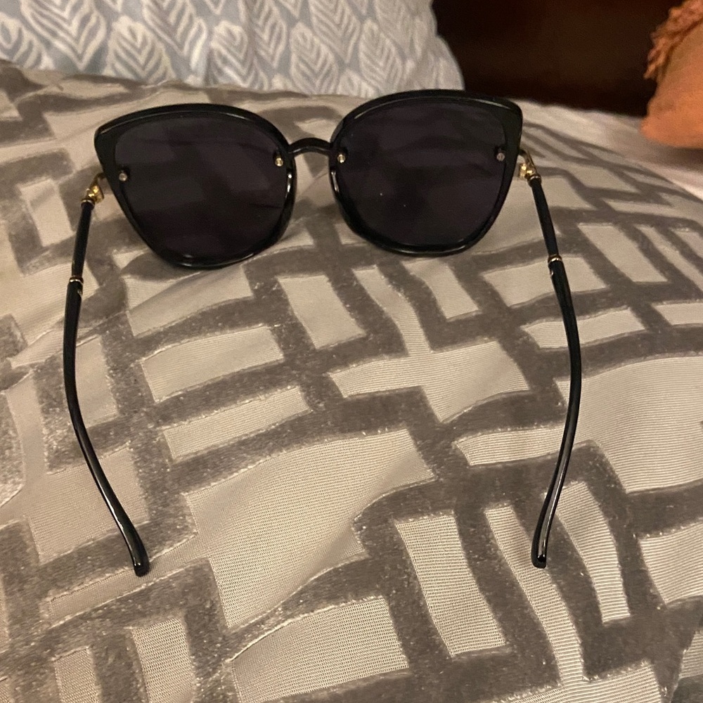 LV Black Sunglasses with Gold Detail - Picture 3 of 4